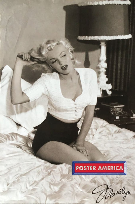 Marilyn Monroe Combing Hair Vintage Black & White Poster 24 X 36 Posters Prints Visual Artwork